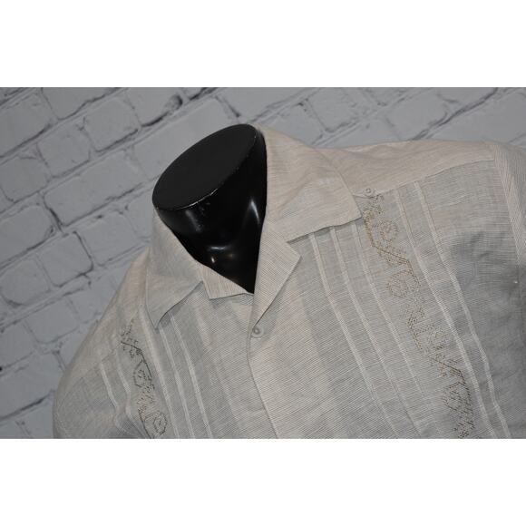 Cubavera Hawaiian Shirt Mens Size Small Tan Tropical Linen Rayon Blend - Picture 2 of 7